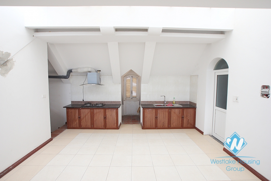 03 bedrooms apartment for rent in Tay Ho District, Ha Noi - Unfurnished